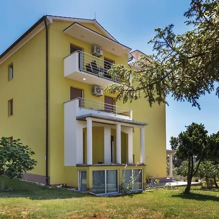 Two-bedroom In Appartement *